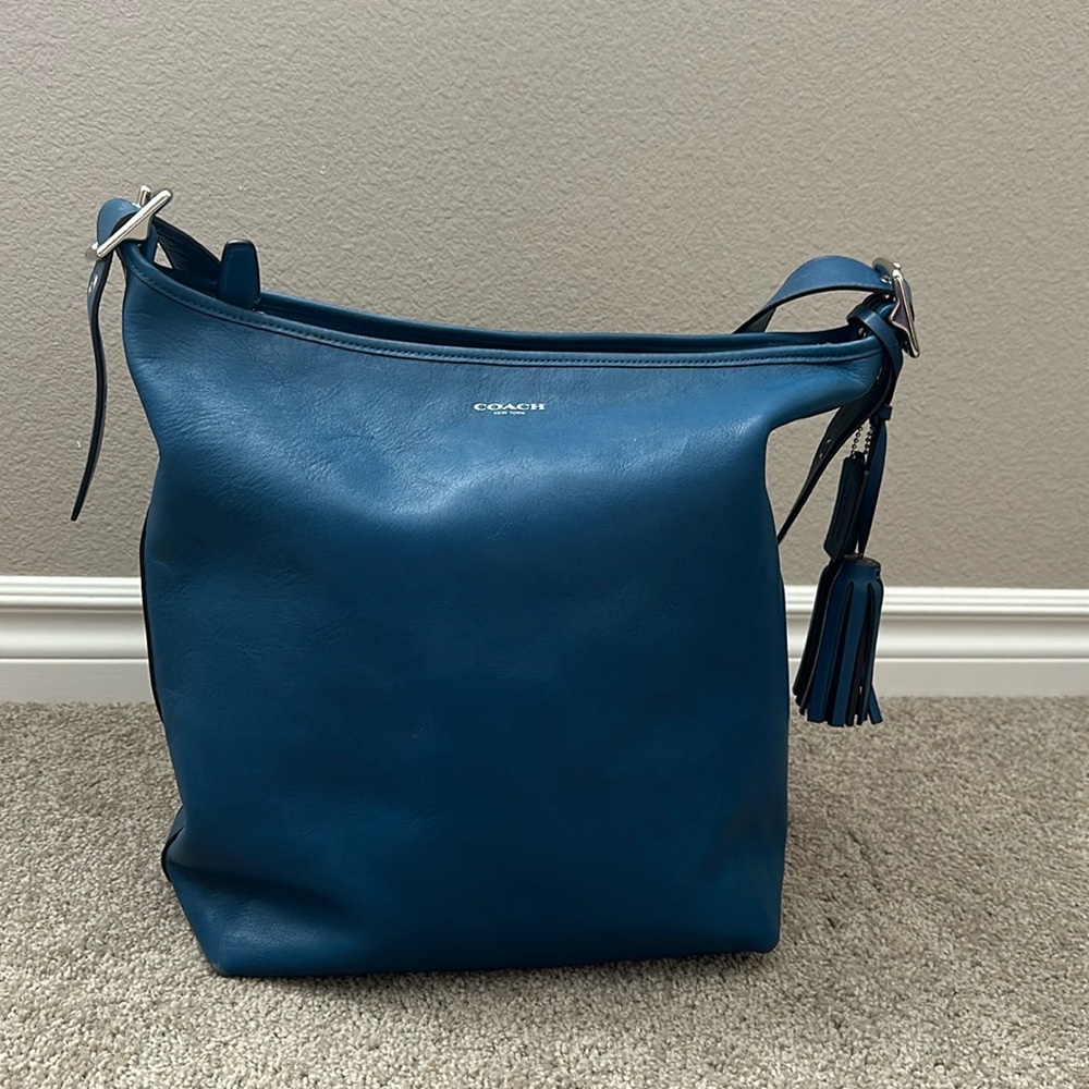 12/13 AT 3:00 PM EST COACH TALK

Vintage Coach 💼 👜……..and history!! - Picture 4 of 16